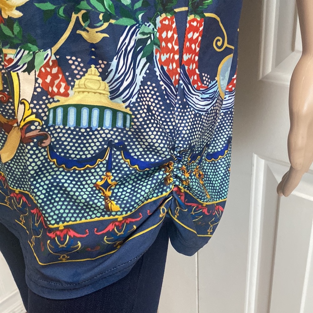 NWOT Love U Dear Womens 1X Adorable Bat Wing Navy Blouse. Floral and fun. - Picture 6 of 13